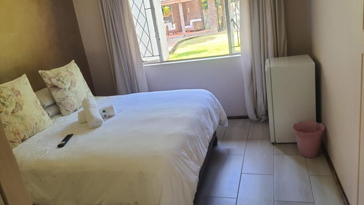 Secret Guest House 彼得马里茨堡 外观 照片